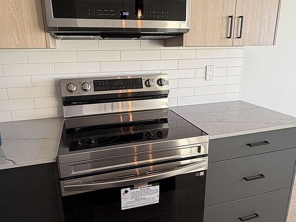 4th image of 8353 Hennings Dr #B