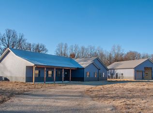 235 Country Ln, Ash Flat, AR 72513