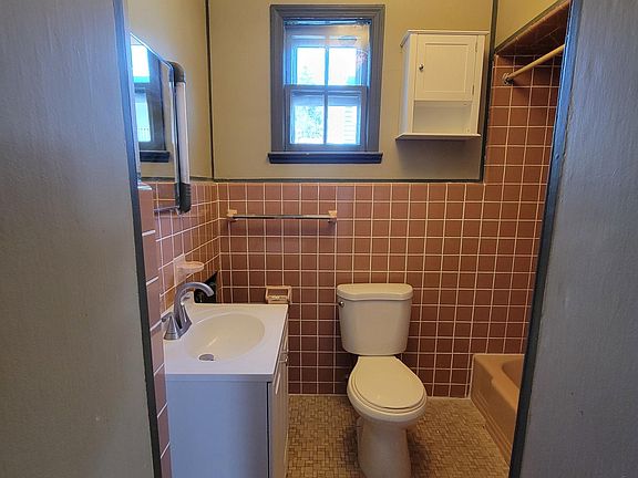 3rd image of 54 Church St APT 4
