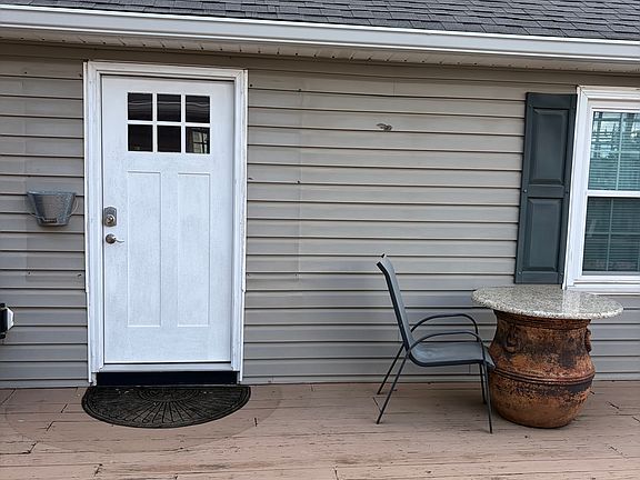 2nd image of 211 Taylor Rd SE #2