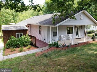 7813 Lake Dr, Manassas, VA