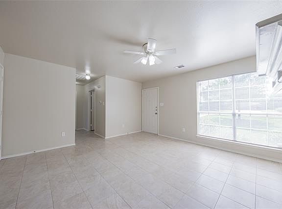 3rd image of 901 Westfield Dr