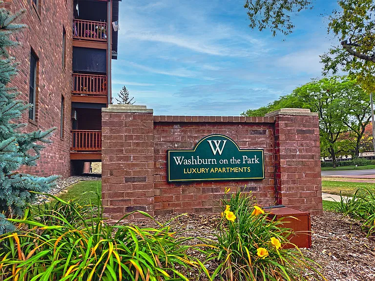 Washburn On The Park — Photo 24