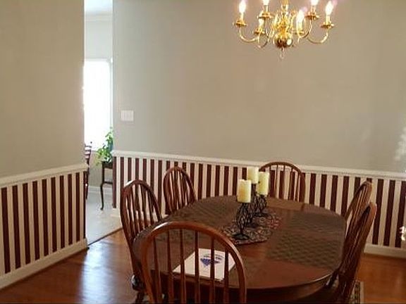 3rd image of 202 Village Walk E