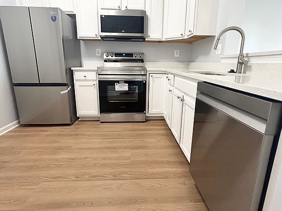 4th image of 331 Assembly Point Ct