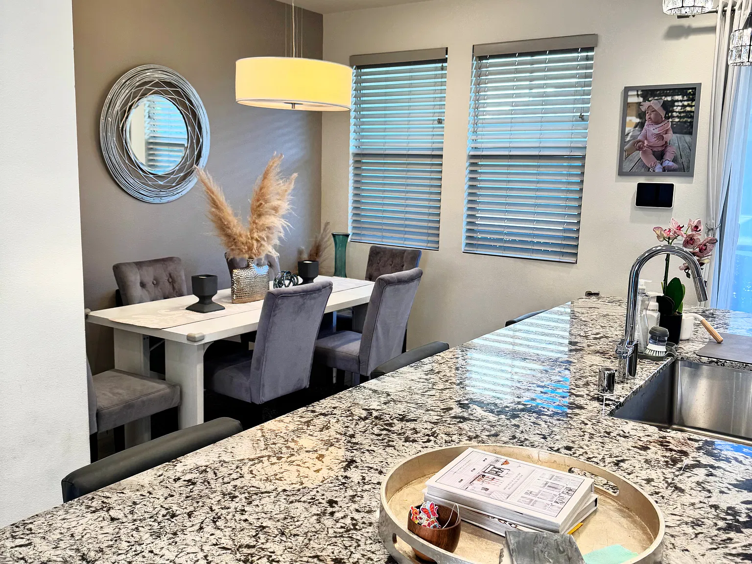 4 bed, 1854 sqft, $3,995 — Photo 3