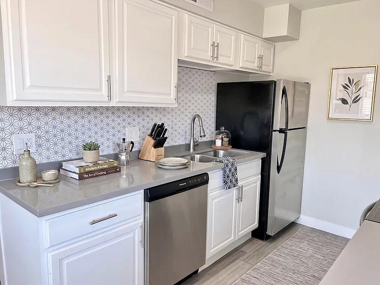 2601 E Turney Ave #1 — Photo 4