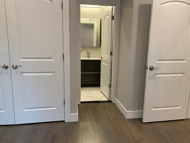 1004 Summit Ave #102 — Photo 8