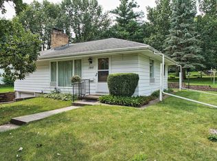 1915 Pleasant Dr, Cedar Falls, IA 50613