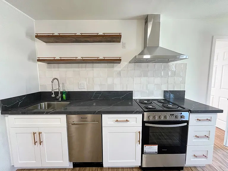 5623 Walnut Grove Ave — Photo 4