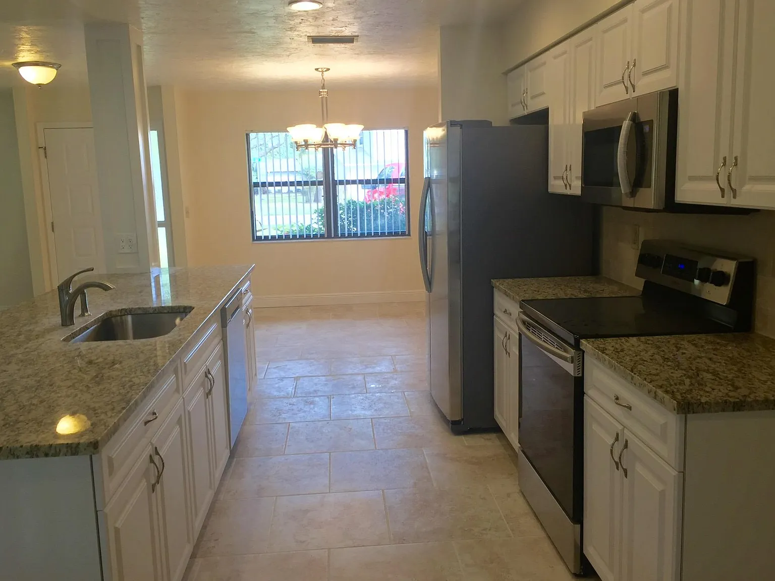 3 bed, 1918 sqft, $2,850 — Photo 4