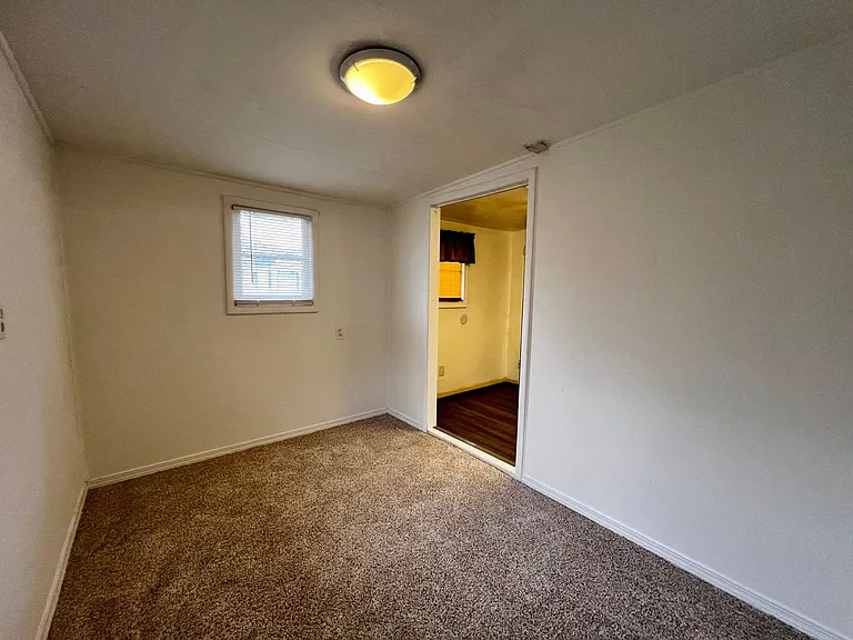 1003 S 8th St — Photo 14