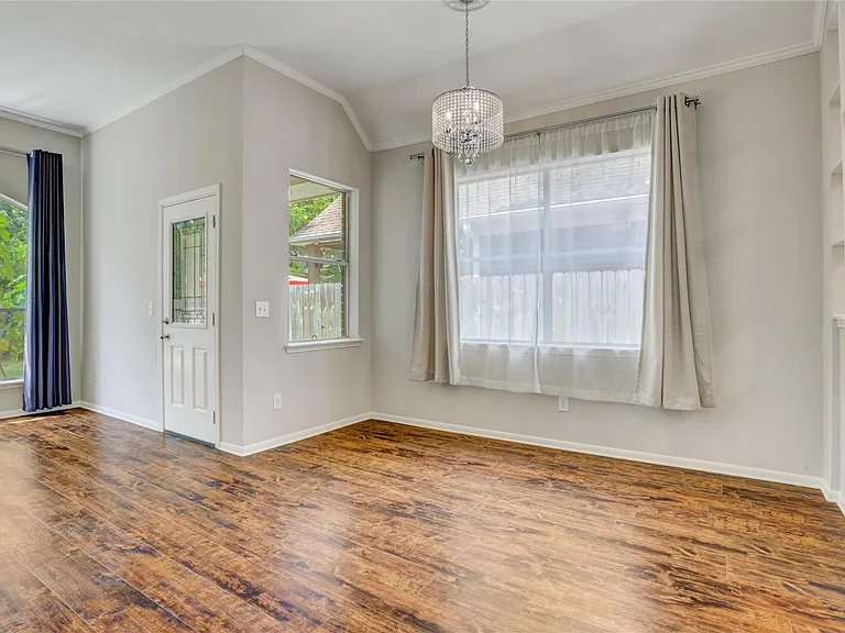 35 Tranquil Glade Pl — Photo 10