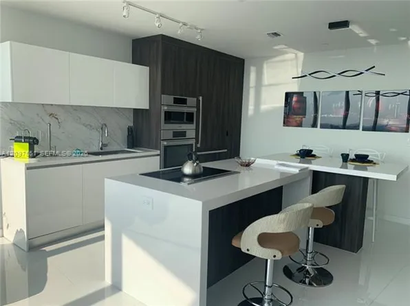 851 NE 1st Ave, Miami, FL