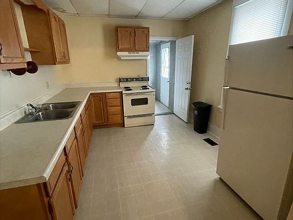 5th image of 410 W McKibben St #1