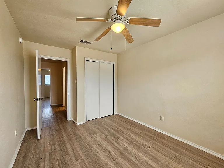 2201 Dennis St — Photo 22