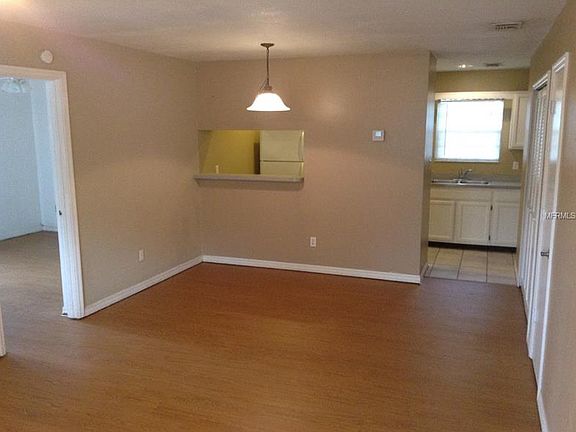 3rd image of 503 Yellowwood Ct