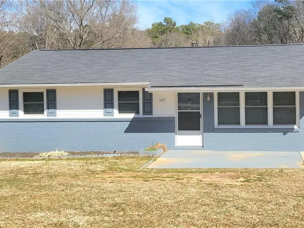 1221 Ellerbe Ct, Eden, NC 27288