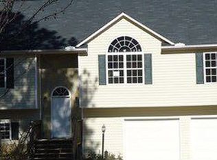 813 Eagles Nest Cir, Carrollton, GA 30116