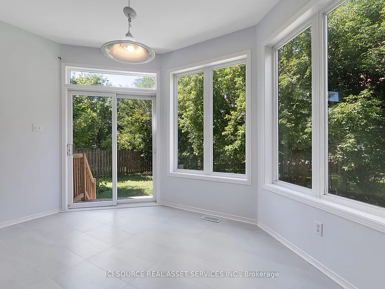 140 Annapolis Cir — Photo 11