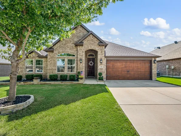 265 Hilltop Dr, Justin, TX 76247