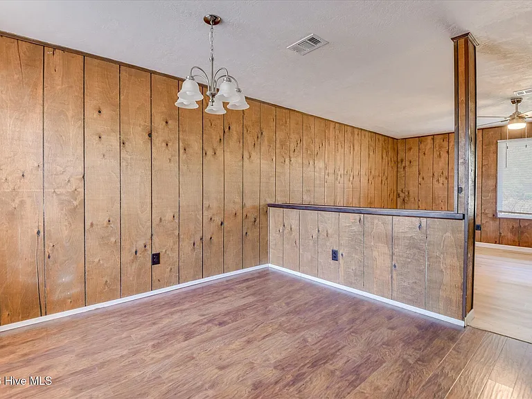 3823 Fairington Dr — Photo 8