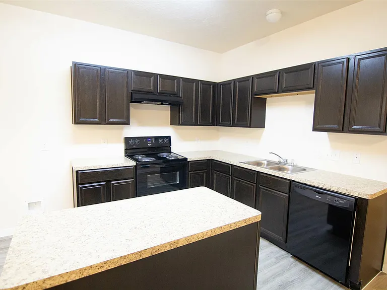 6239 Brenwood Cir — Photo 4