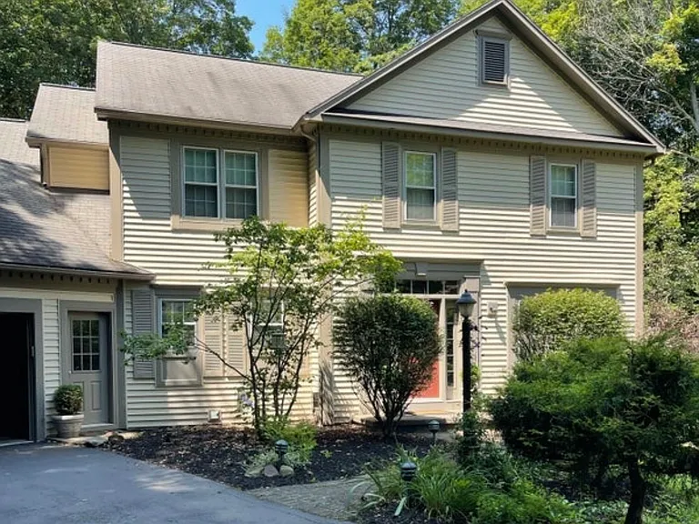 68 Valley Brook Dr — Photo 4