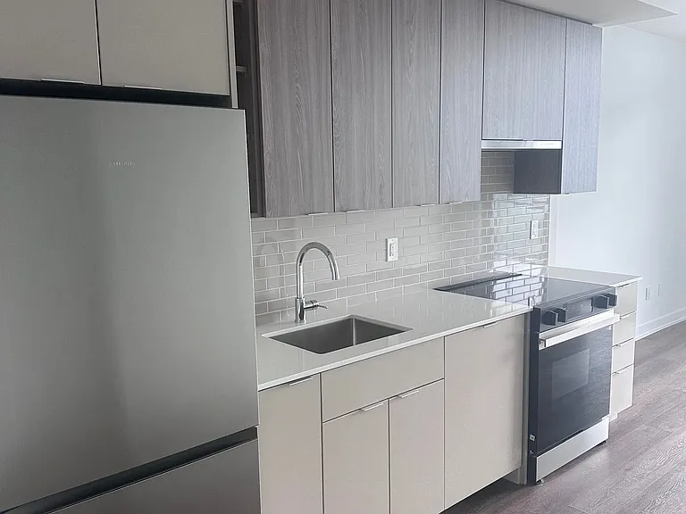 2075 Lakeshore Rd #2211 — Photo 2