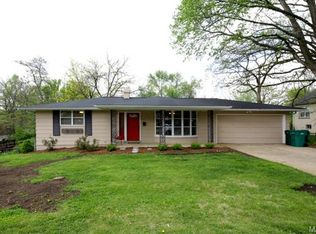 405 Oak Tree Dr, Saint Louis, MO 63119