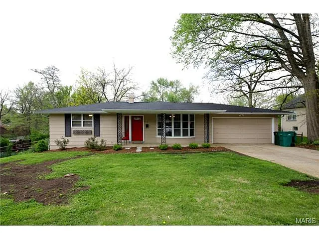 405 Oak Tree Dr photo 1