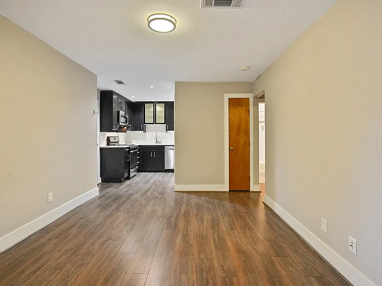195 Powell St SE #10 — Photo 5