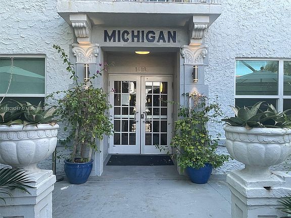 3rd image of 1618 Michigan Ave APT 21