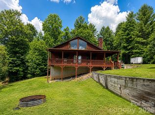 27 Apple Ln, Murphy, NC 28906