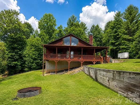 27 Apple Ln, Murphy, NC 28906