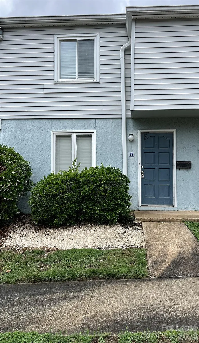 Building Photo - 1911 Smoke Ridge Ct #5