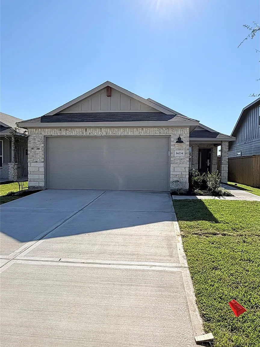 4 bed, 2.0 bath, 1557 sqft, $1,950 — Photo 1
