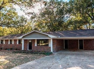 711 Cypress Rd, Starkville, MS 39759