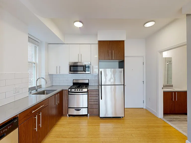 540 Leavenworth Street — Photo 10