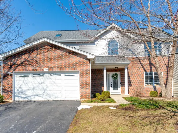 204 N Crooked Lake Ln, Lindenhurst, IL 60046