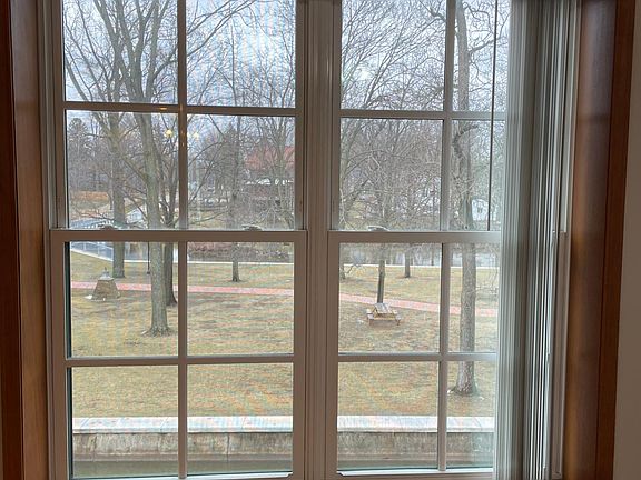 4th image of 114 E Hamlin St #3