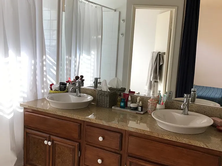 5550 Renaissance Ave #2 — Photo 11