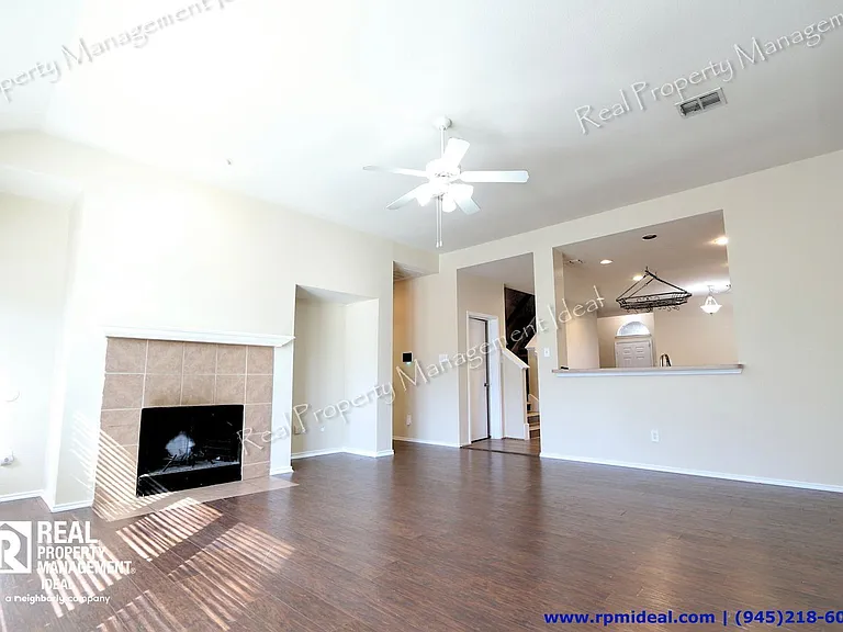1910 Pin Oak Ln — Photo 12