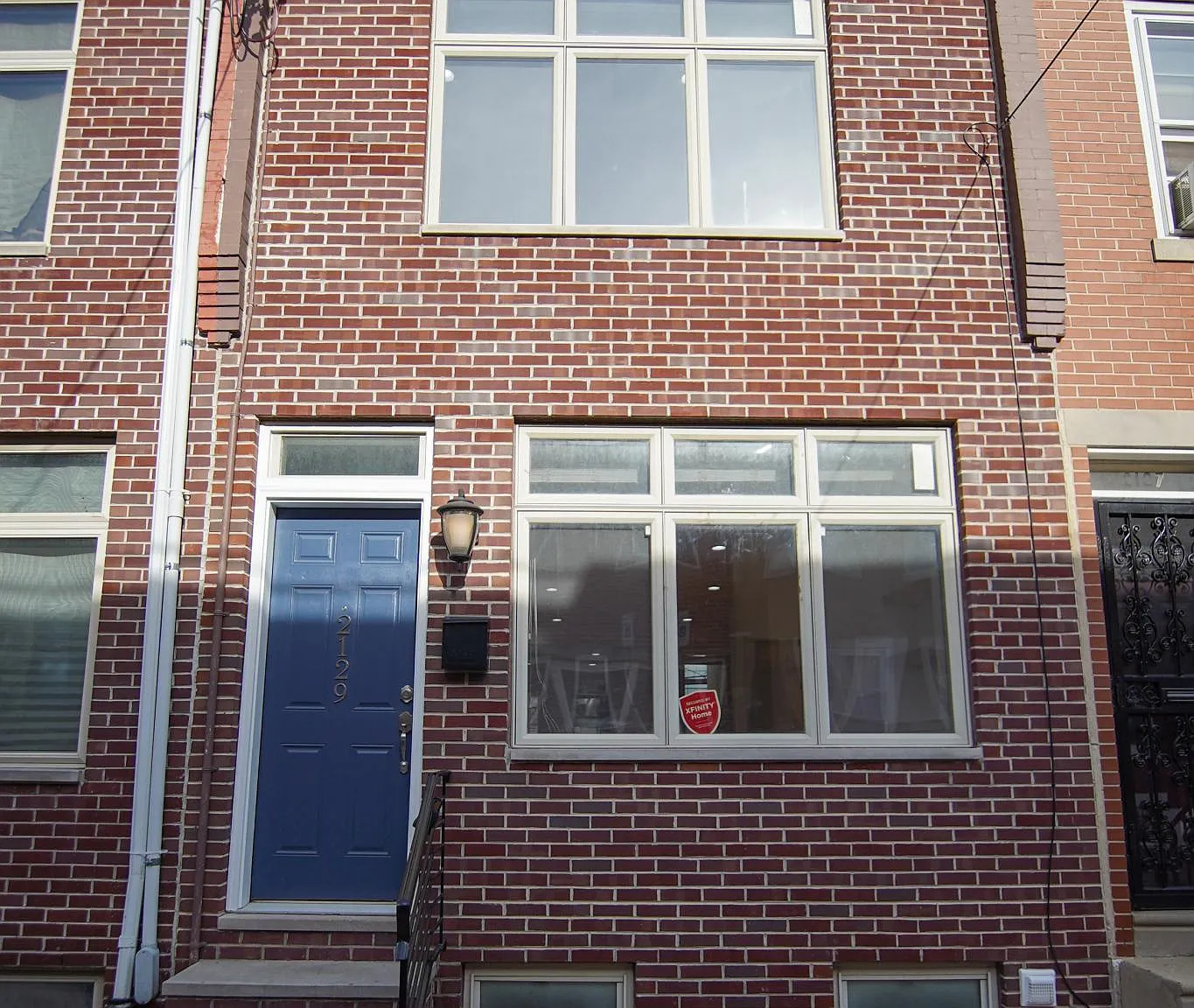 2 bed, 998 sqft, $2,300 — Photo 1