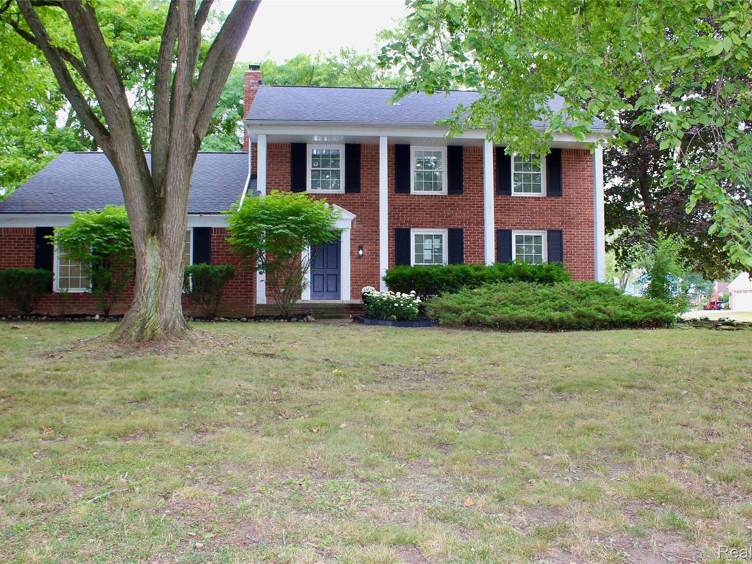5620 Old Carriage Ln, West Bloomfield, MI 48322