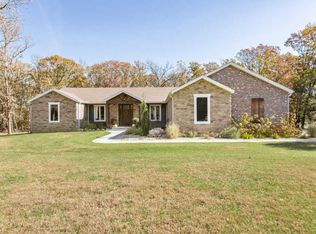 207 Country Club Dr, Marshfield, MO 65706