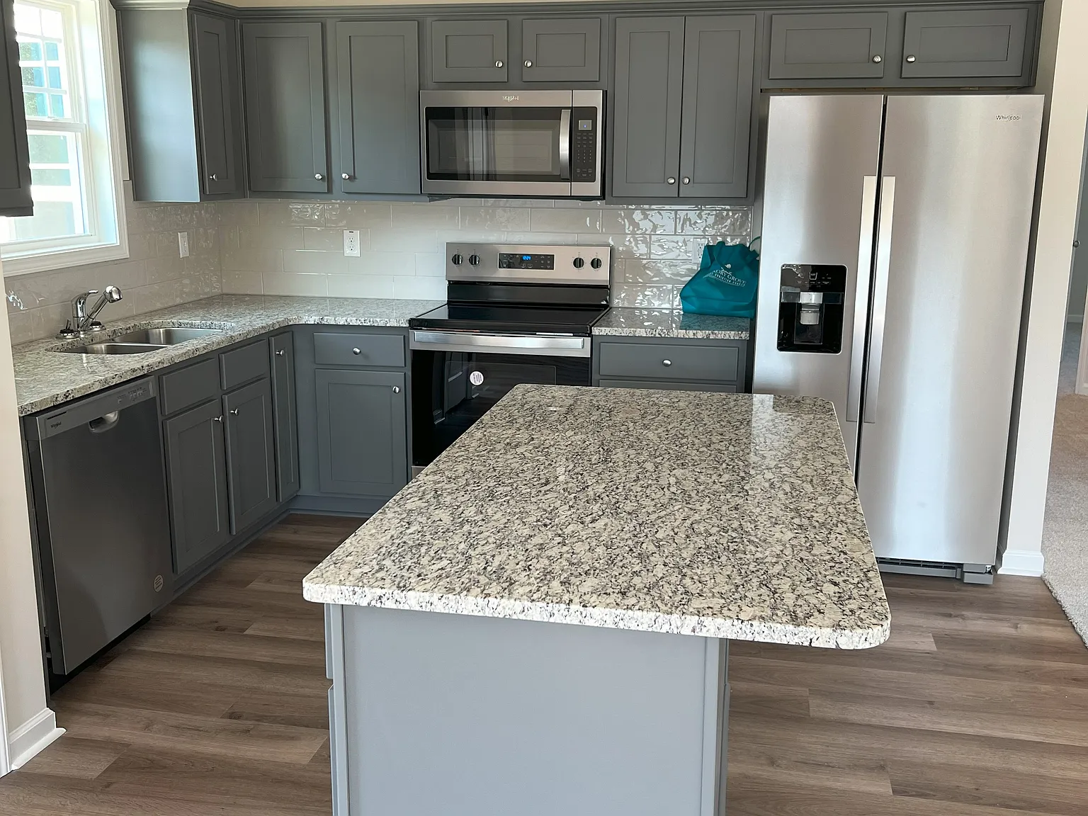 3 bed, 1571 sqft, $1,900 — Photo 4