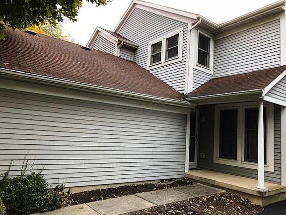 2nd image of 3879 Oakbridge Ln