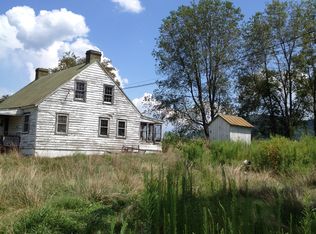 588 Fodderstack Rd, Flint Hill, VA 22627