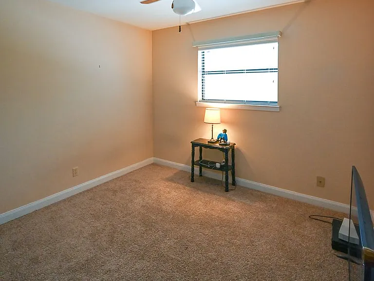 412 Half Moon Way — Photo 17